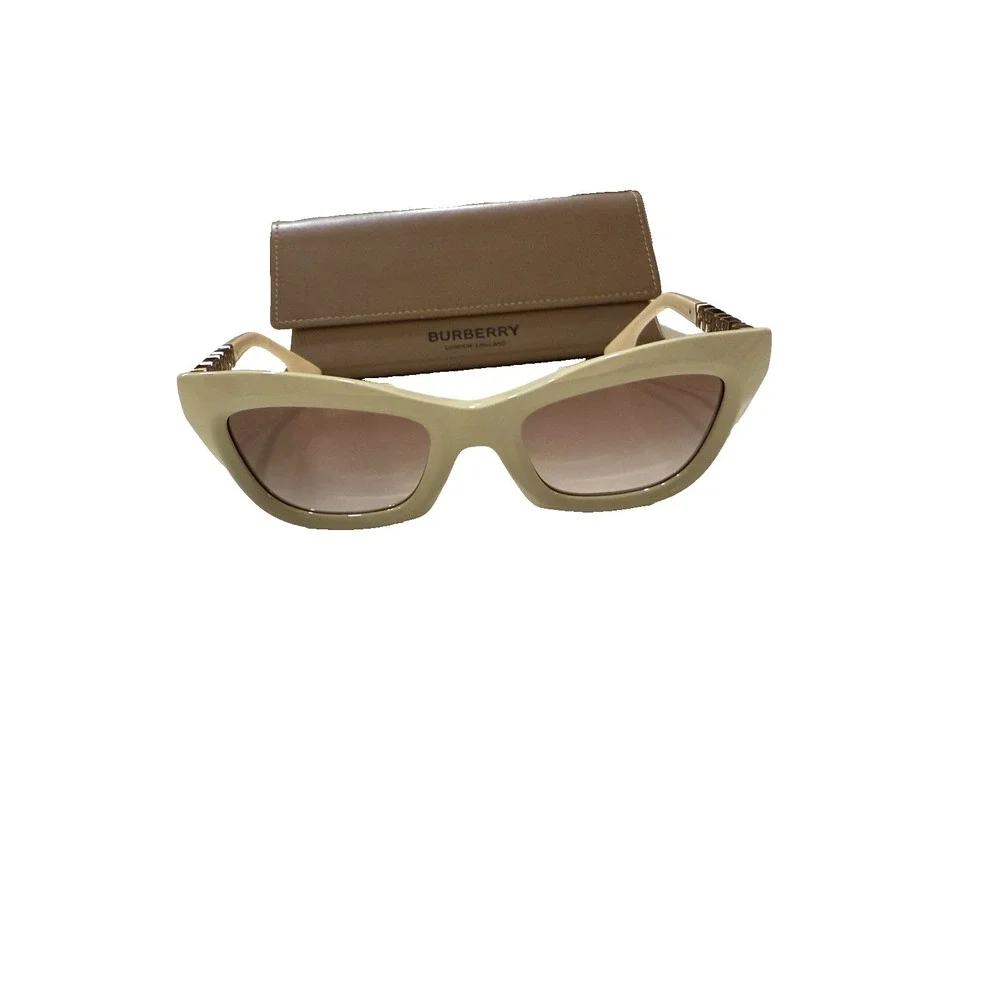 Burberry Cat Eye Sunglasses 51mm Beige Brown Gradient Logo‎ Italy NEW